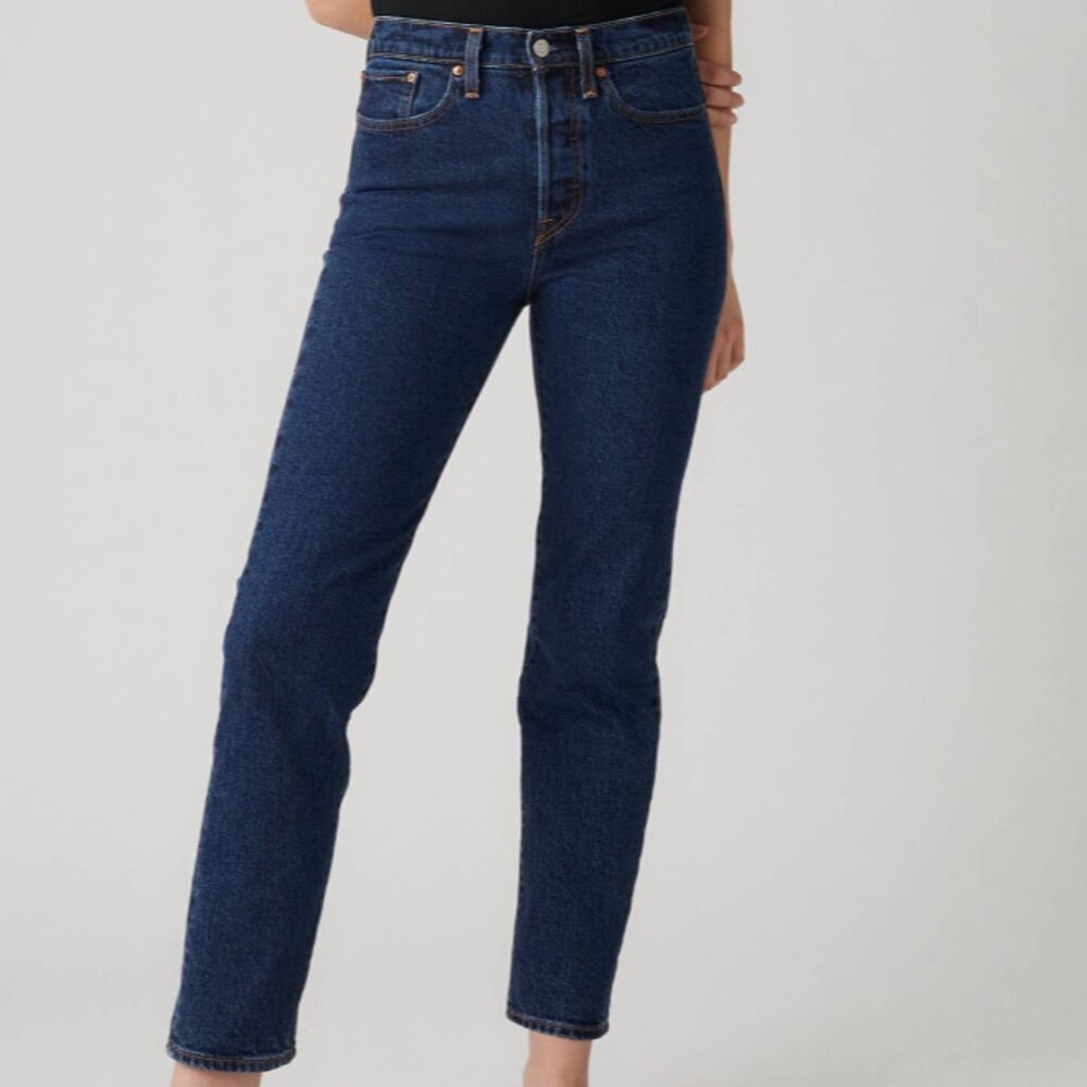 Levi’s straight leg jeans!